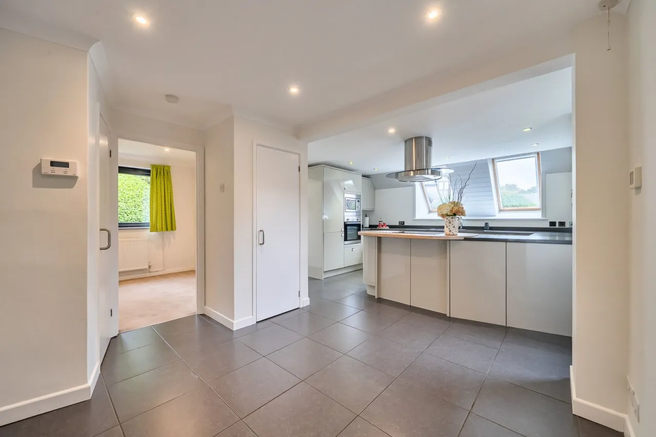 South Wonston, SO21, photo 6