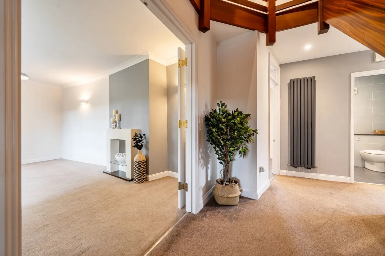 South Wonston, SO21, photo 5