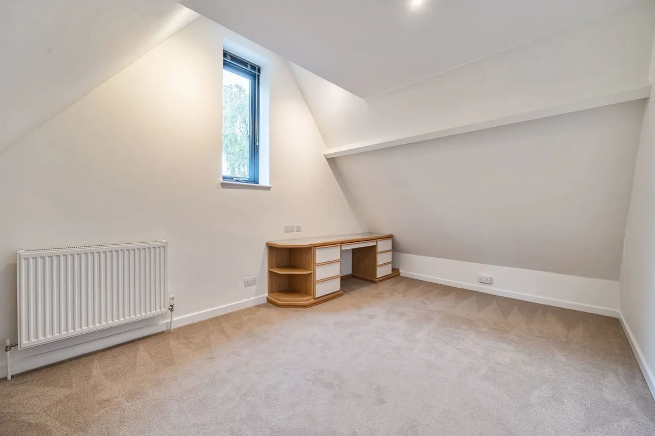 South Wonston, SO21, photo 17