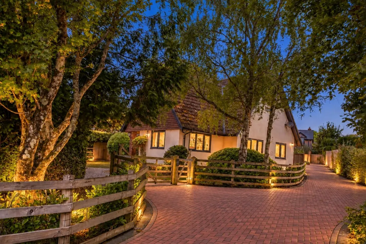 South Wonston, SO21, photo 25