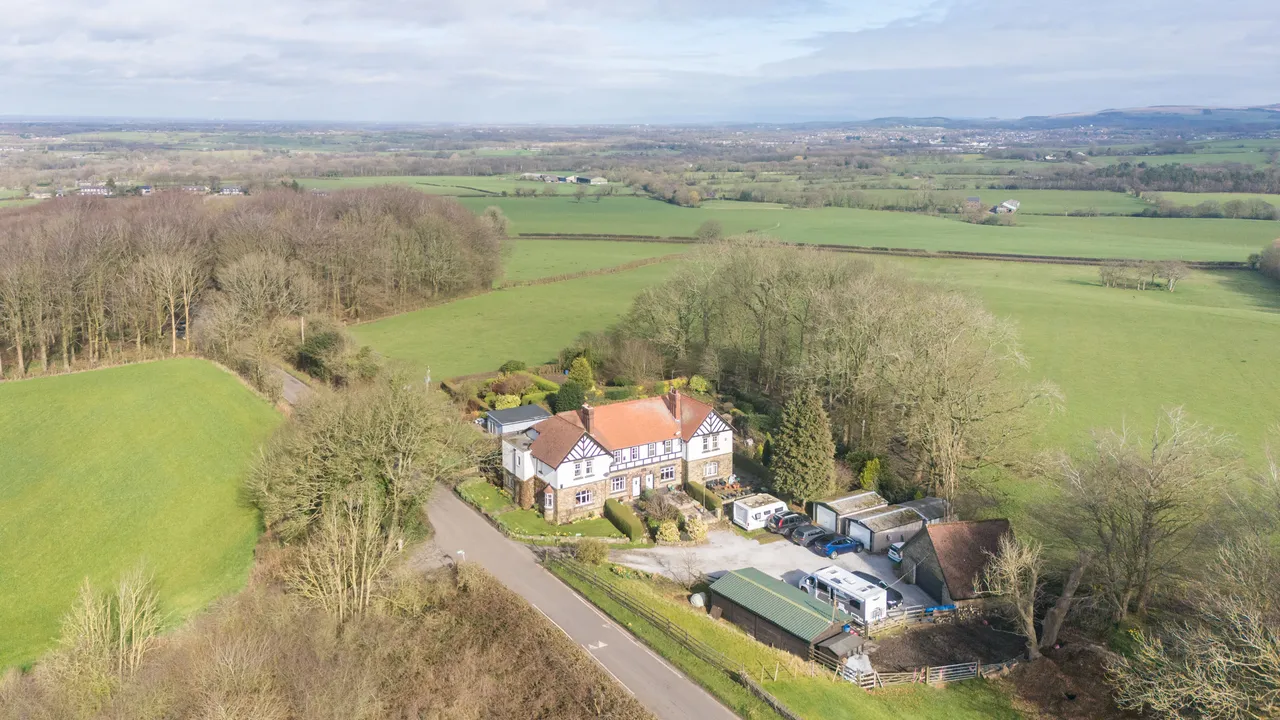 School Lane, Haigh, WN2, photo 6