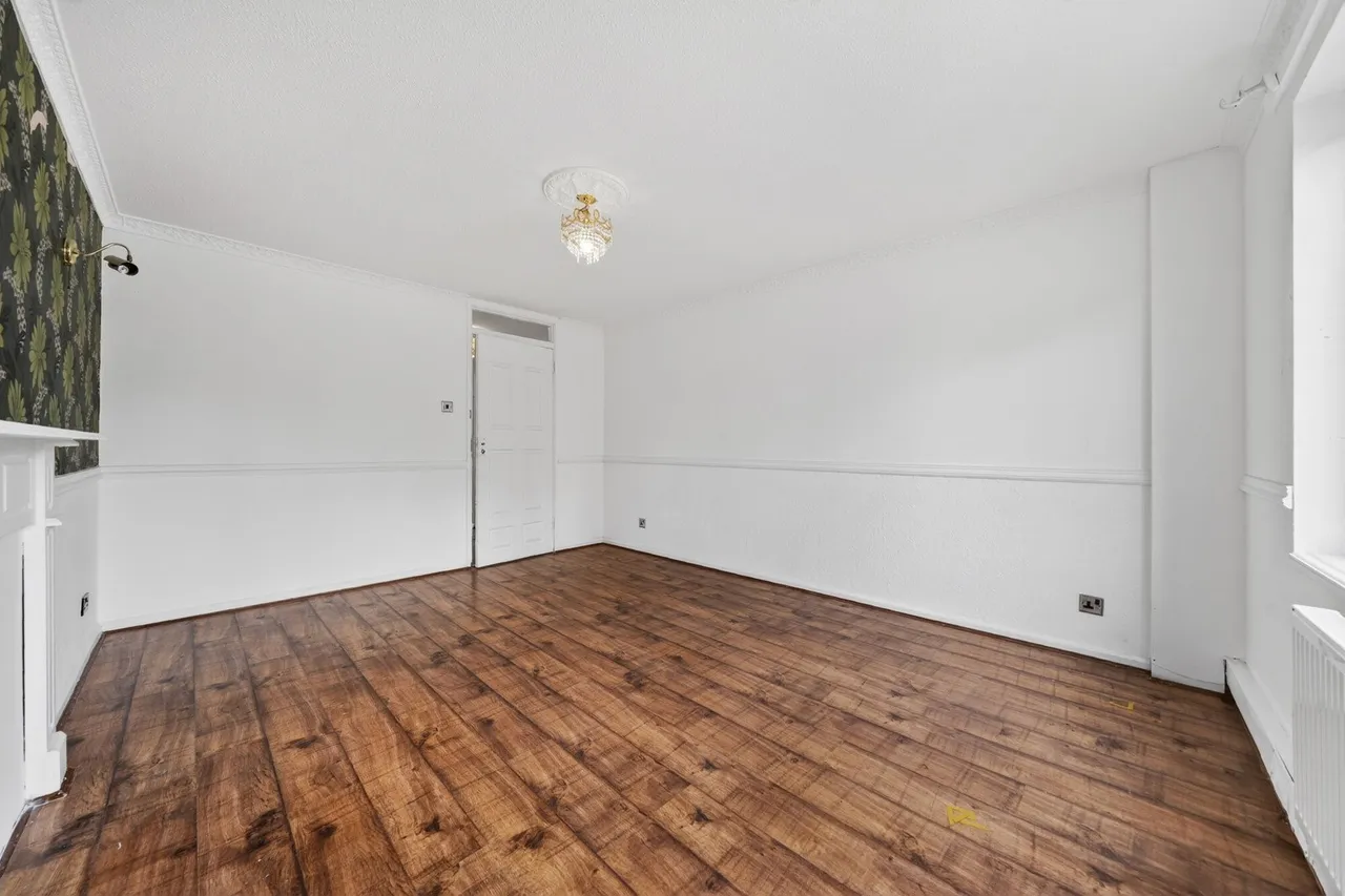 Whinchat Road, SE28, photo 9