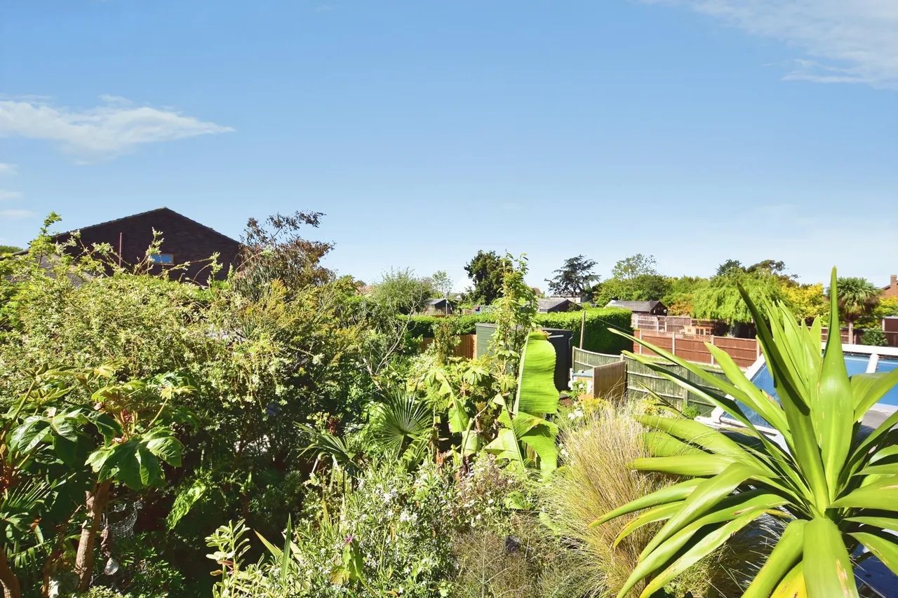 Wards Hill Road, Minster-on-sea, ME12, photo 20