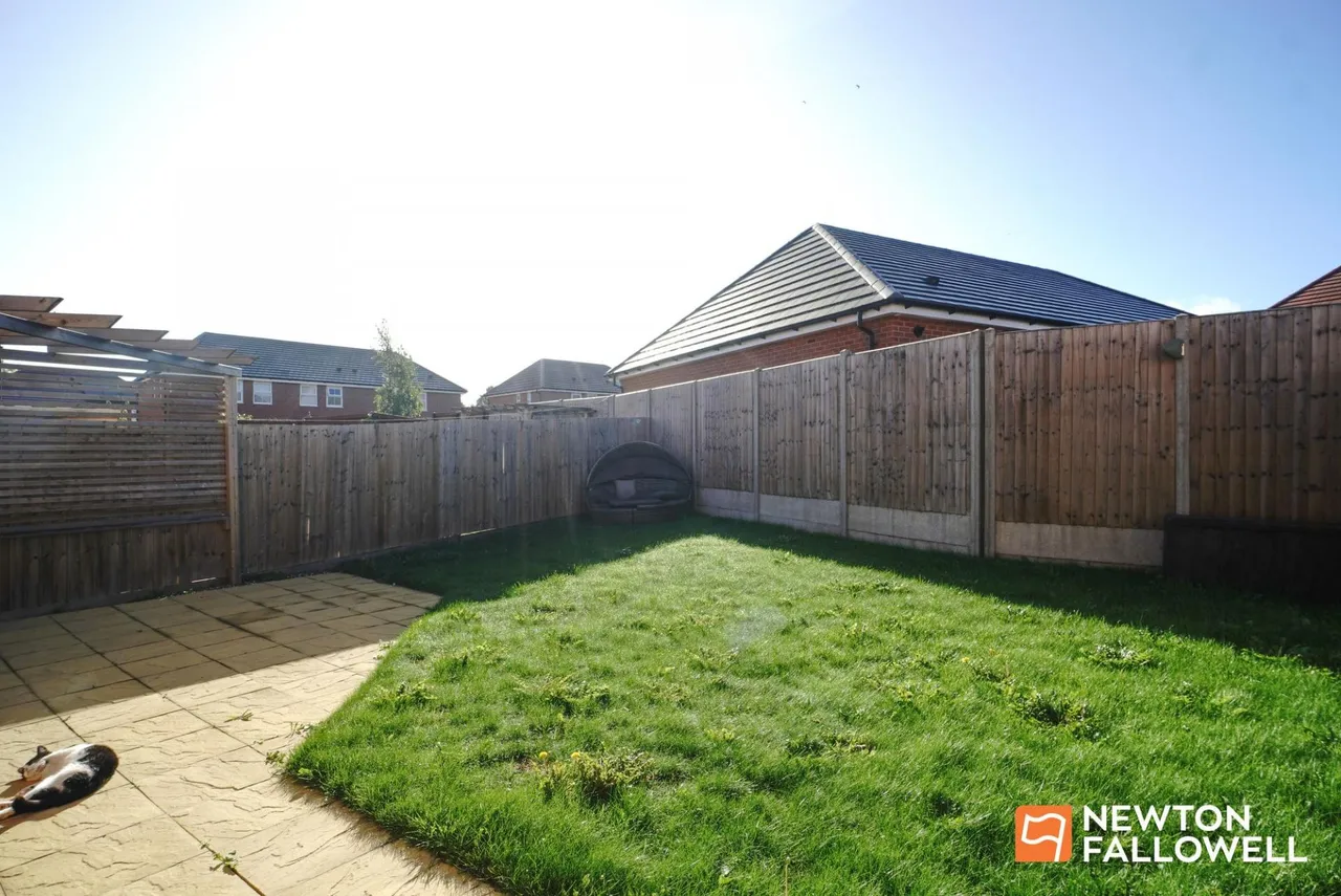 Pankhurst Close, East Leake, LE12, photo 17
