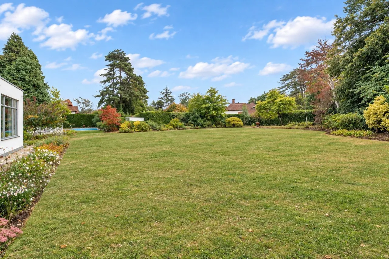 Hockering Road, Woking, GU22, photo 59
