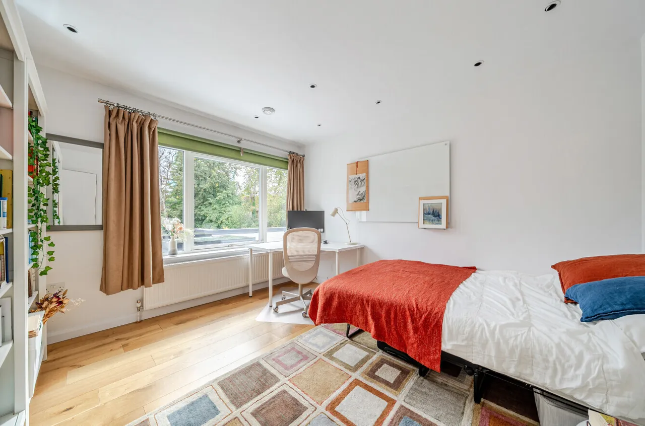 Hockering Road, Woking, GU22, photo 33