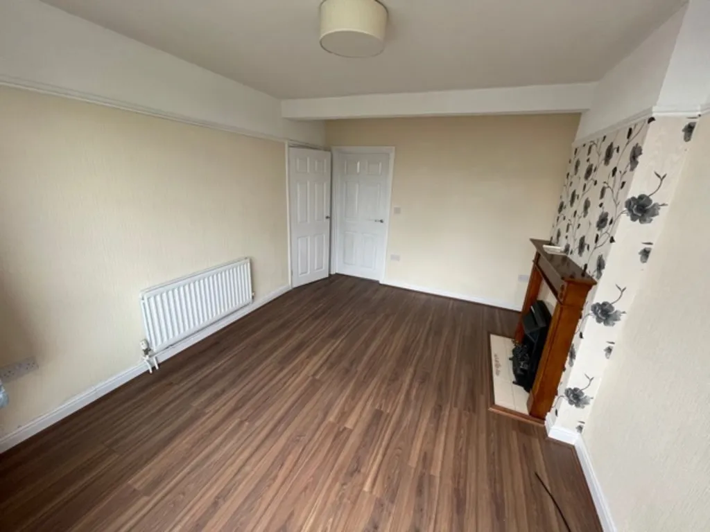 Torrington Avenue, Coventry, photo 3