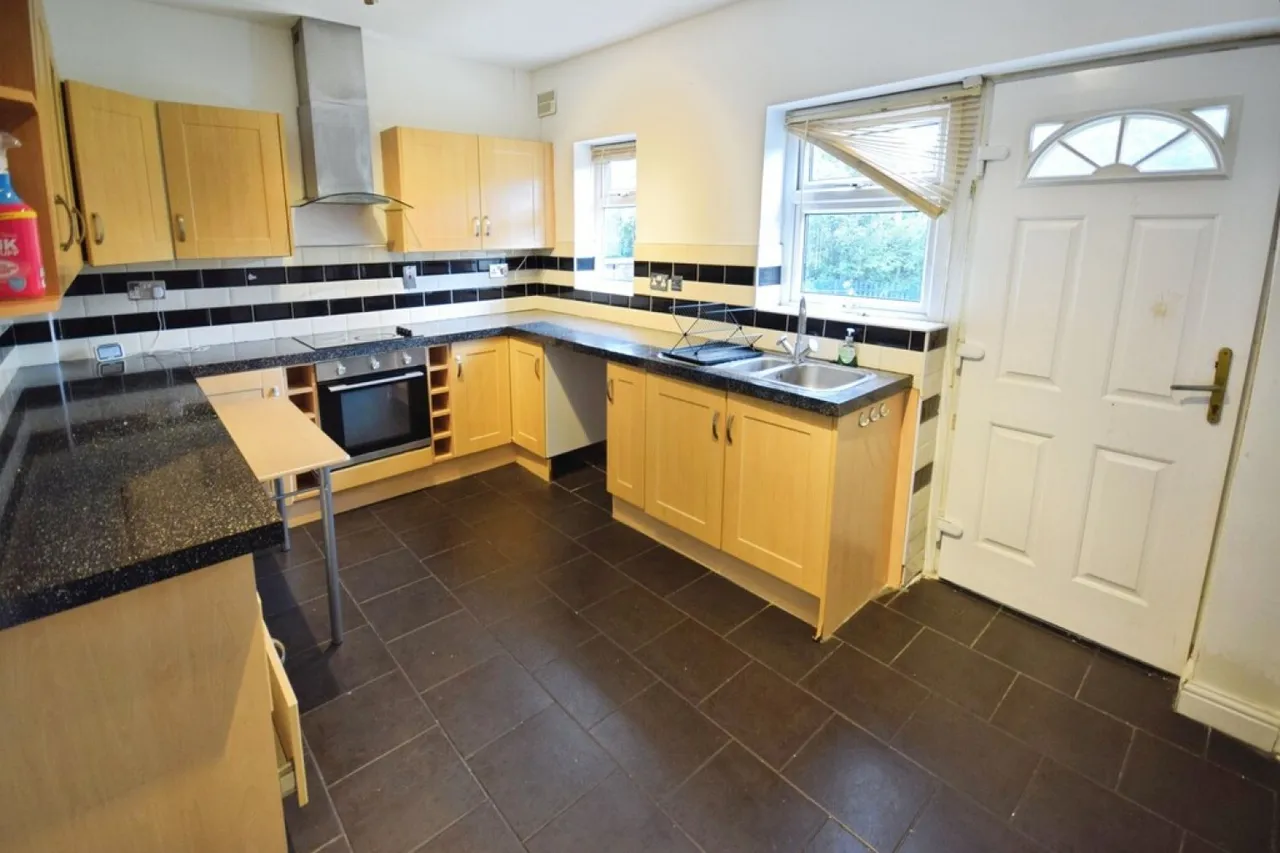 School Road, Abbey Hulton, photo 4