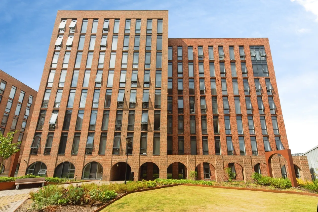 2 bed flat for sale, Neptune Place, Liverpool, L8