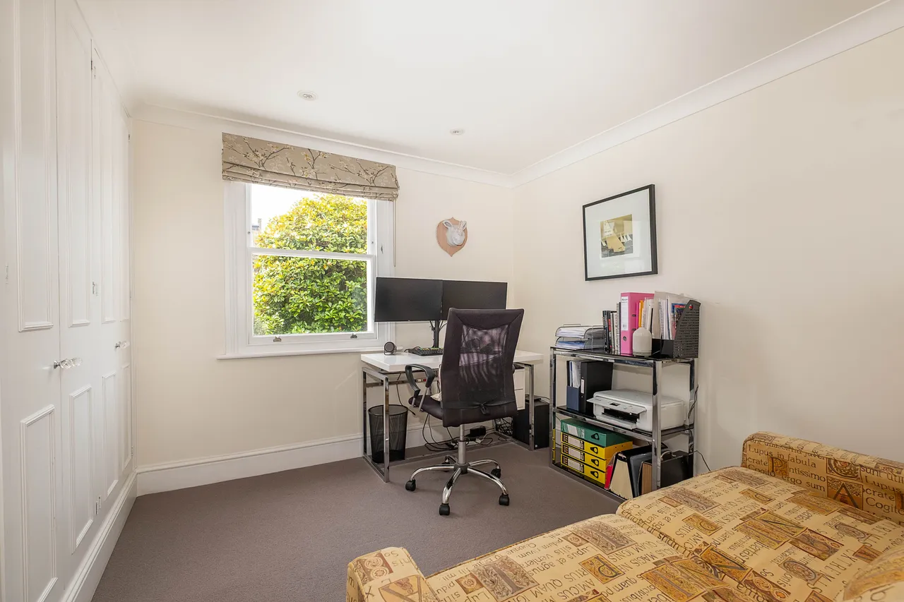 Swanage Road, London, SW18, photo 11