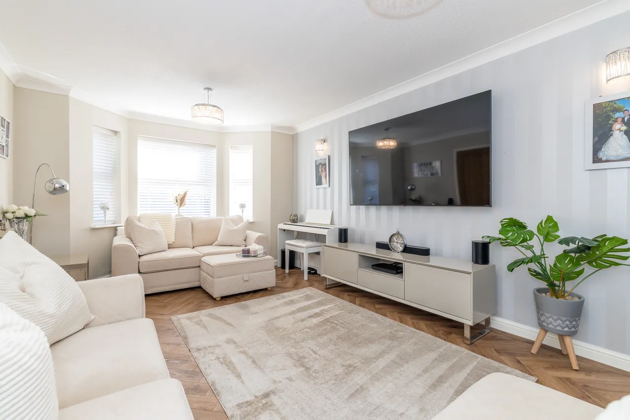 Dunsdale Drive, Ashton-In-Makerfield, WN4, photo 23