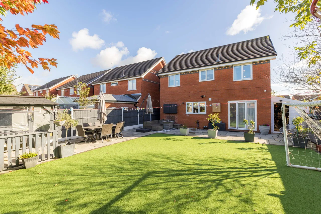 Dunsdale Drive, Ashton-In-Makerfield, WN4, photo 7