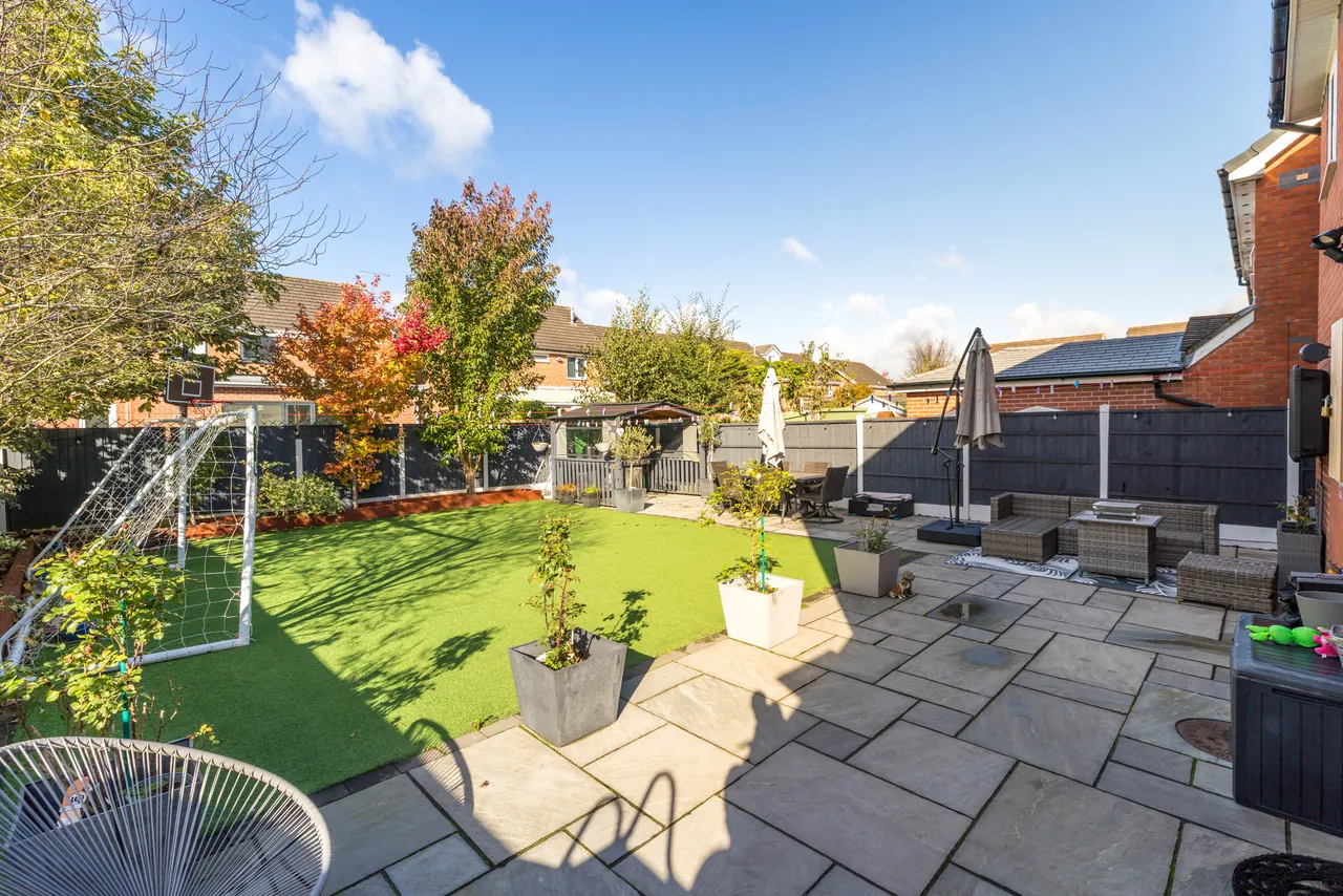 Dunsdale Drive, Ashton-In-Makerfield, WN4, photo 18