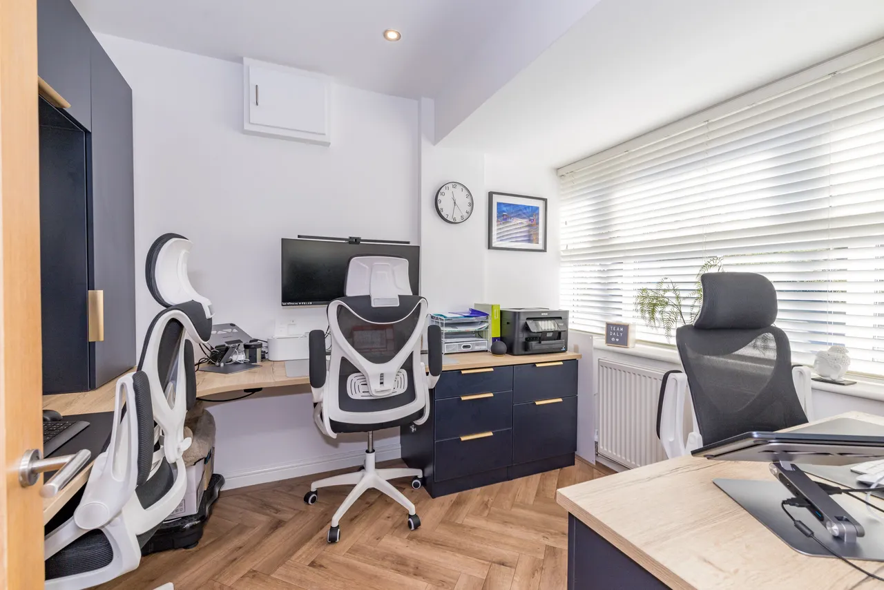 Dunsdale Drive, Ashton-In-Makerfield, WN4, photo 6
