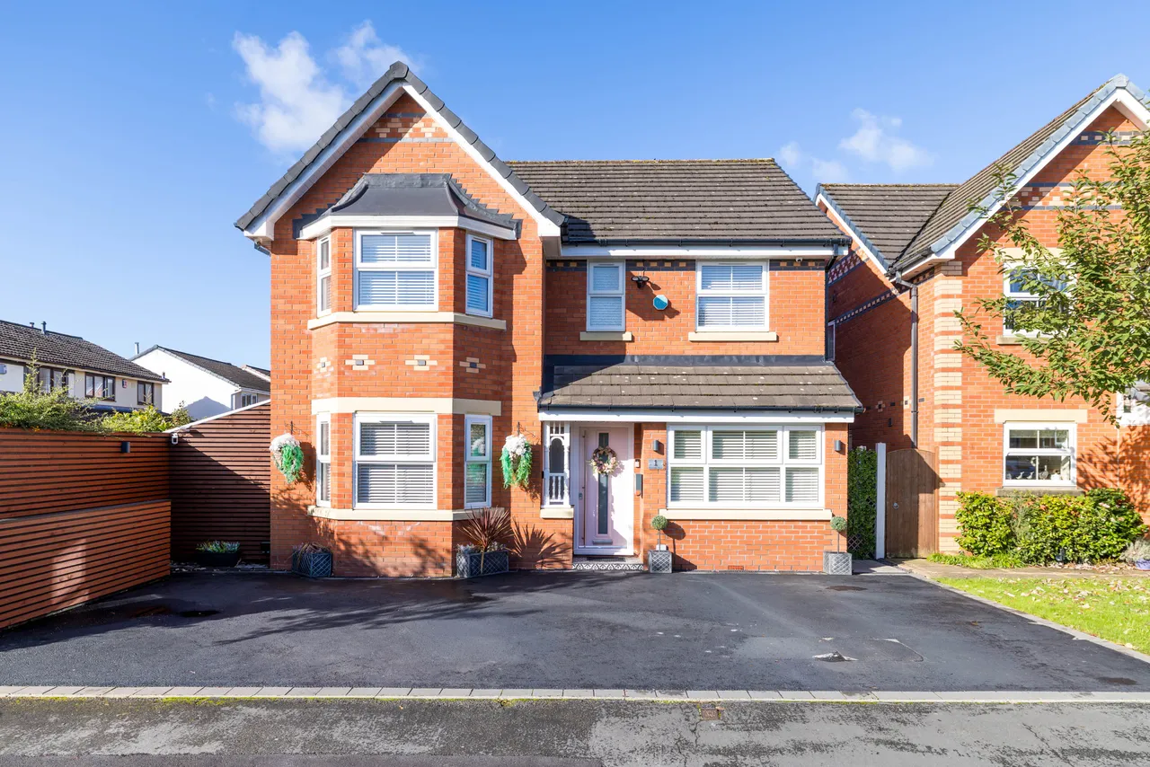 Dunsdale Drive, Ashton-In-Makerfield, WN4, photo 16