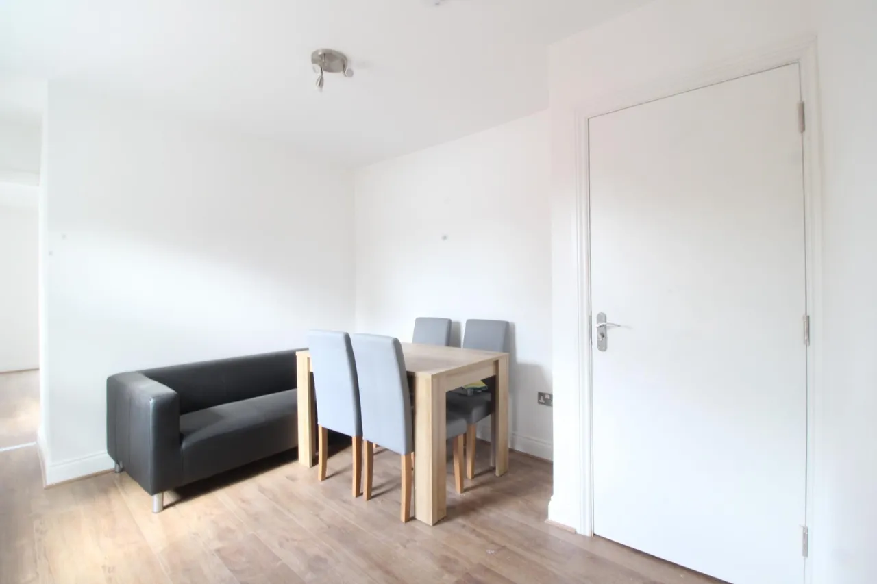1 bed flat to rent, Queen Street, Maidenhead, SL6