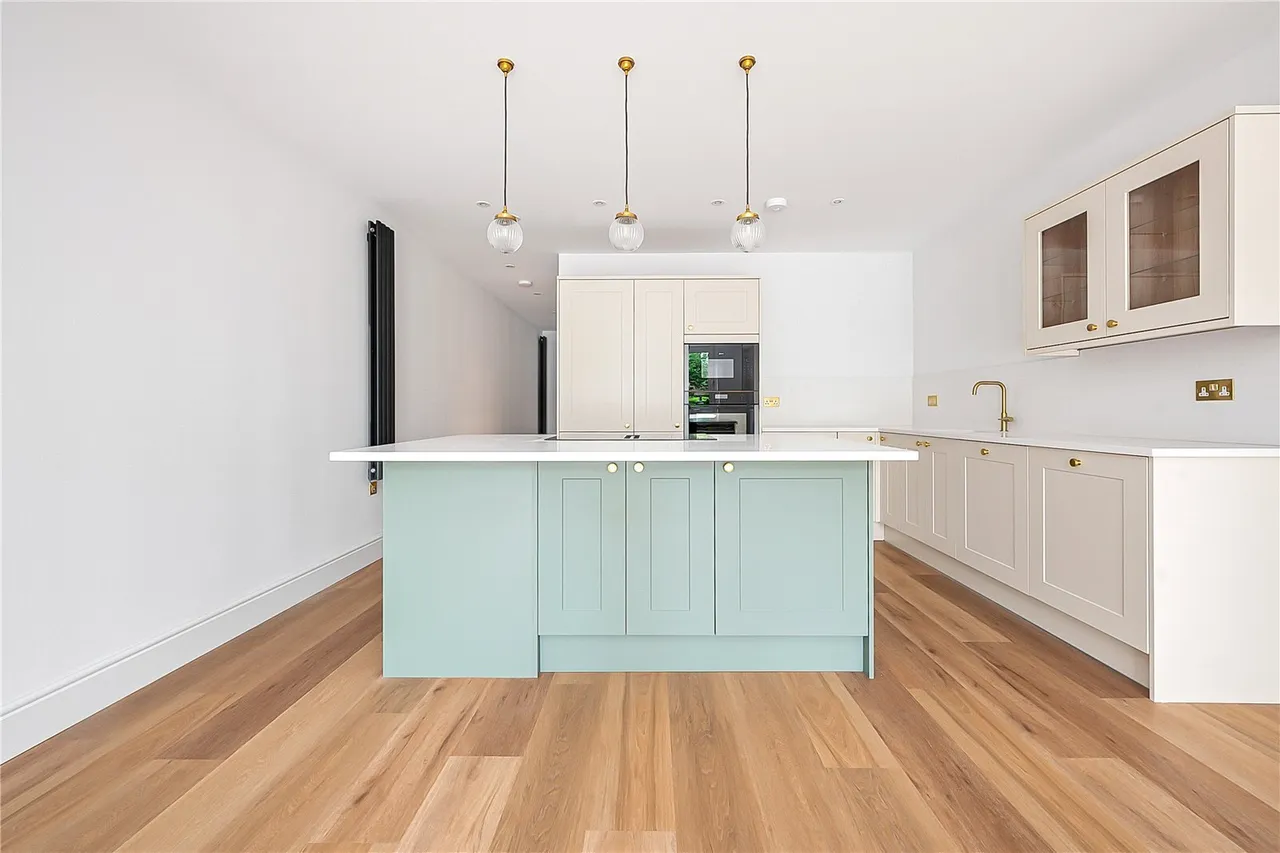 2 bed flat for sale, Candler Mews, Twickenham, TW1