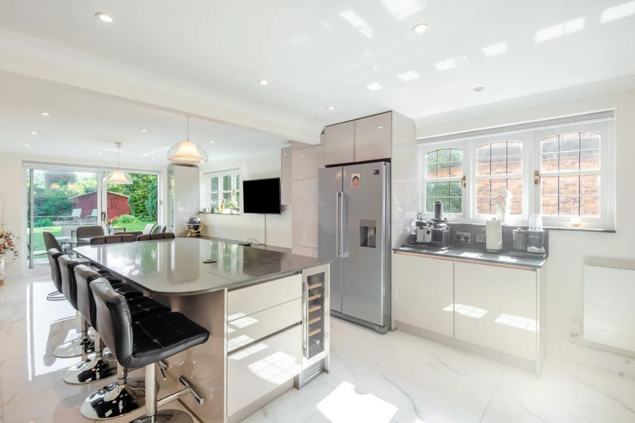 Fulmer Drive, Gerrards Cross, Buckinghamshire, SL9 7HH, photo 5