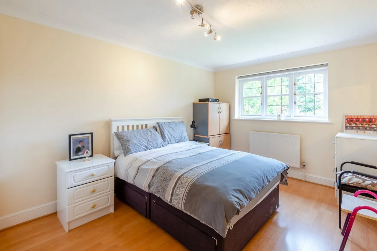 Fulmer Drive, Gerrards Cross, Buckinghamshire, SL9 7HH, photo 12