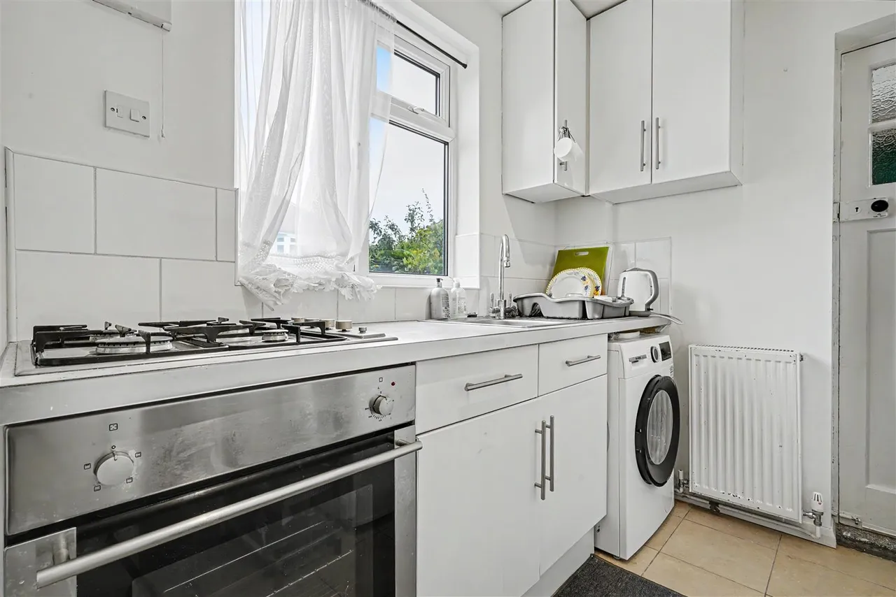 High Road, Chilwell, NG9, photo 3