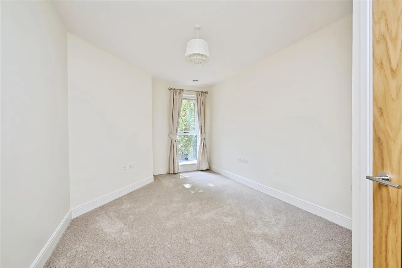 High Street, Huntingdon, PE29, photo 9