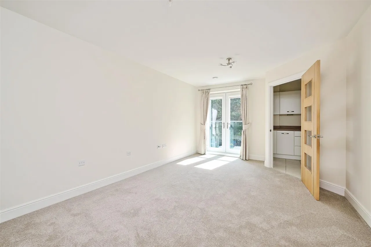 High Street, Huntingdon, PE29, photo 4