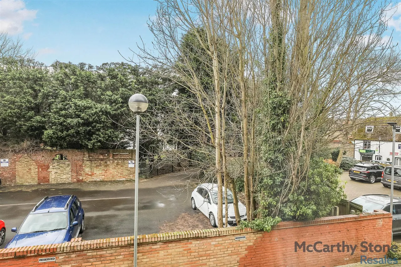 High Street, Huntingdon, PE29, photo 15