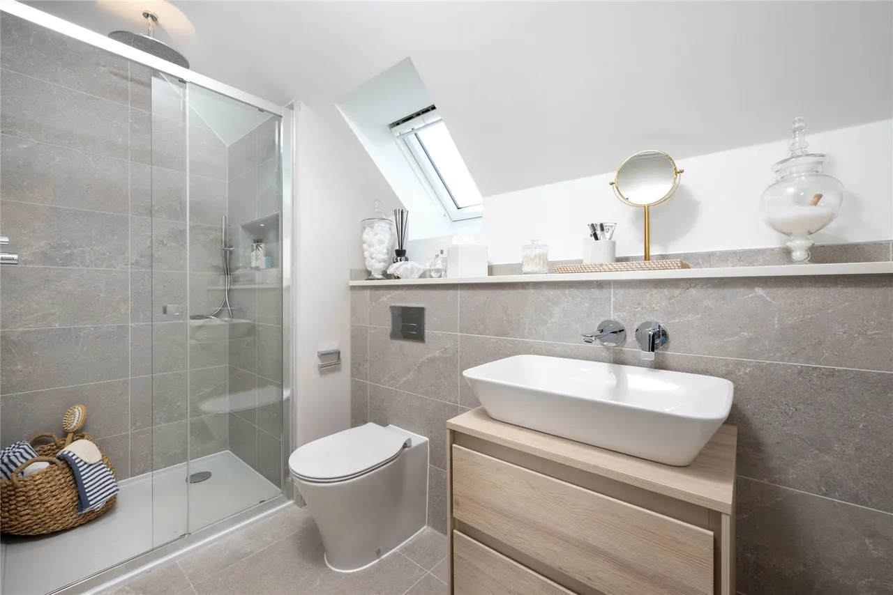 Moor Lane, Staines-upon-Thames, TW18, photo 5