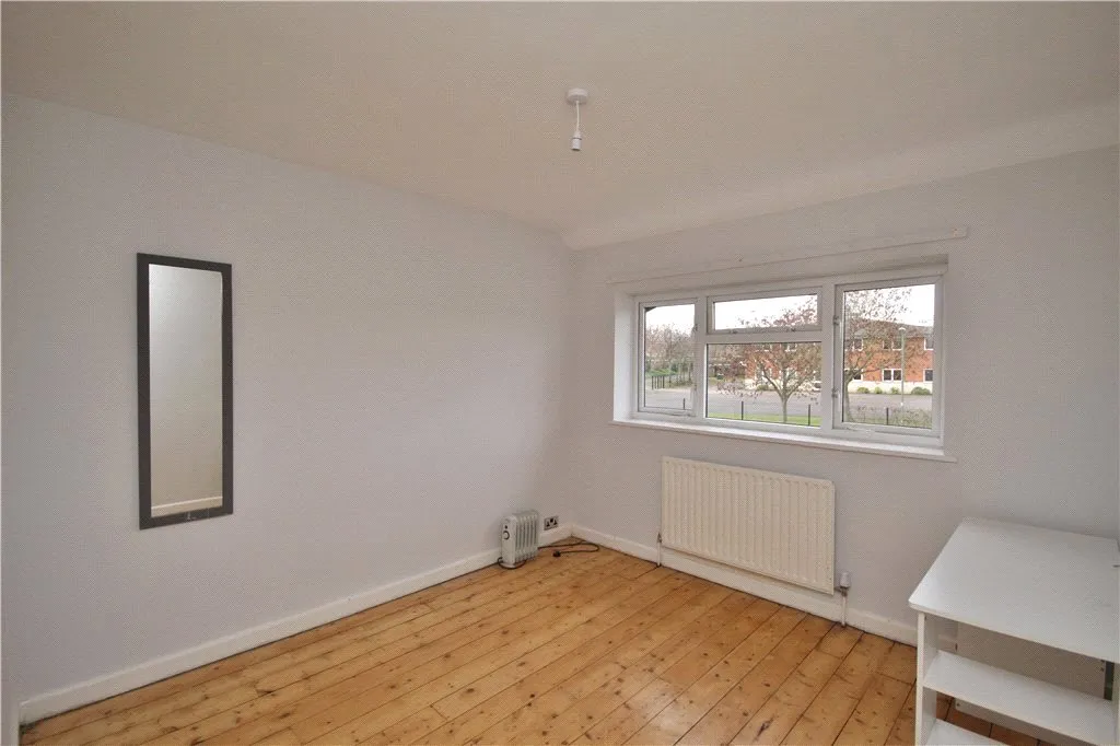 Larch Avenue, Guildford, GU1, photo 6