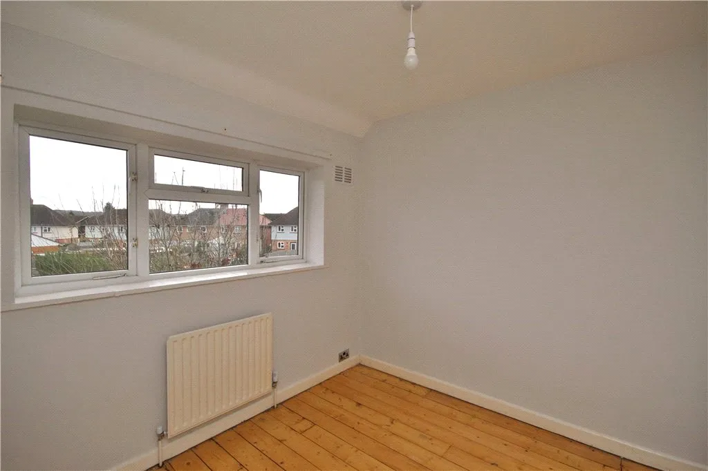 Larch Avenue, Guildford, GU1, photo 7
