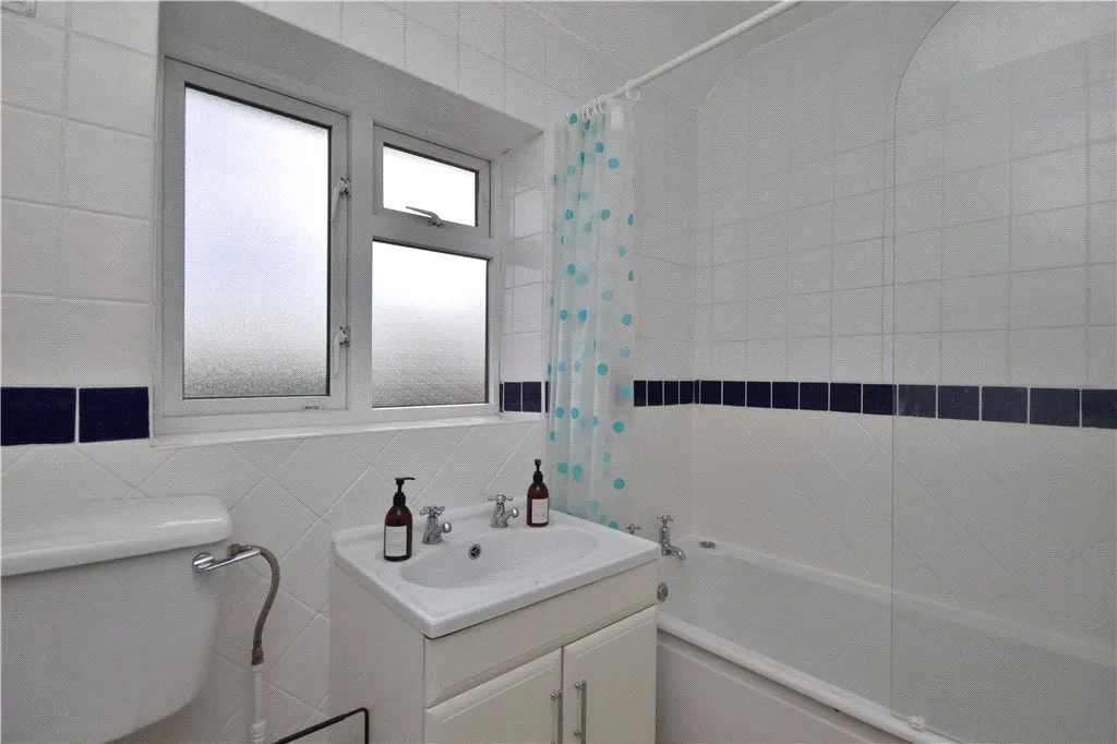 Larch Avenue, Guildford, GU1, photo 5