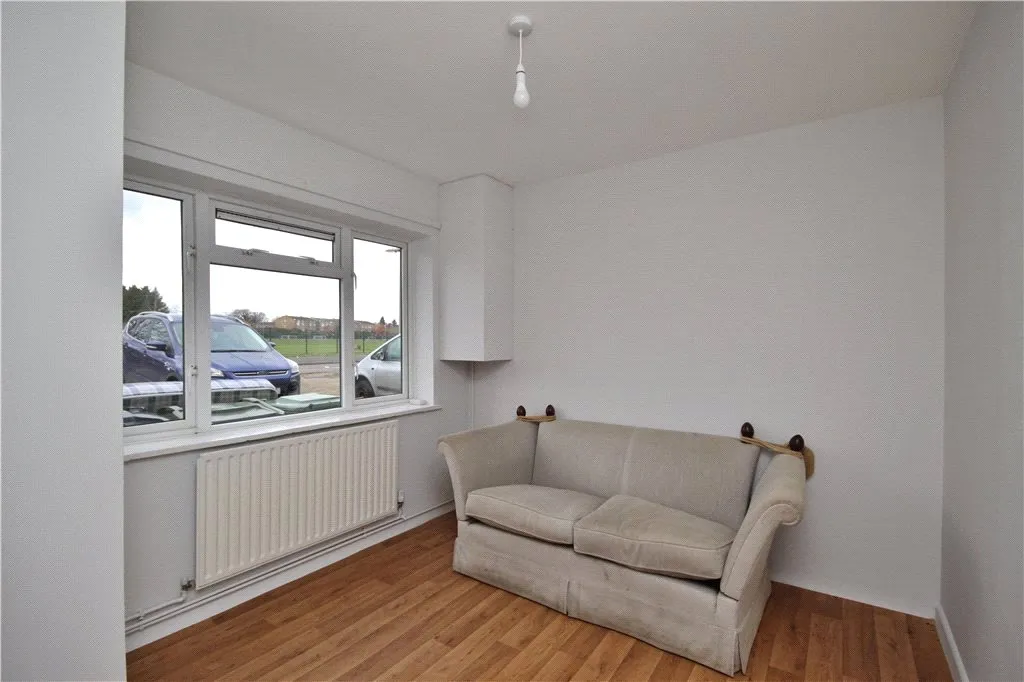 Larch Avenue, Guildford, GU1, photo 4