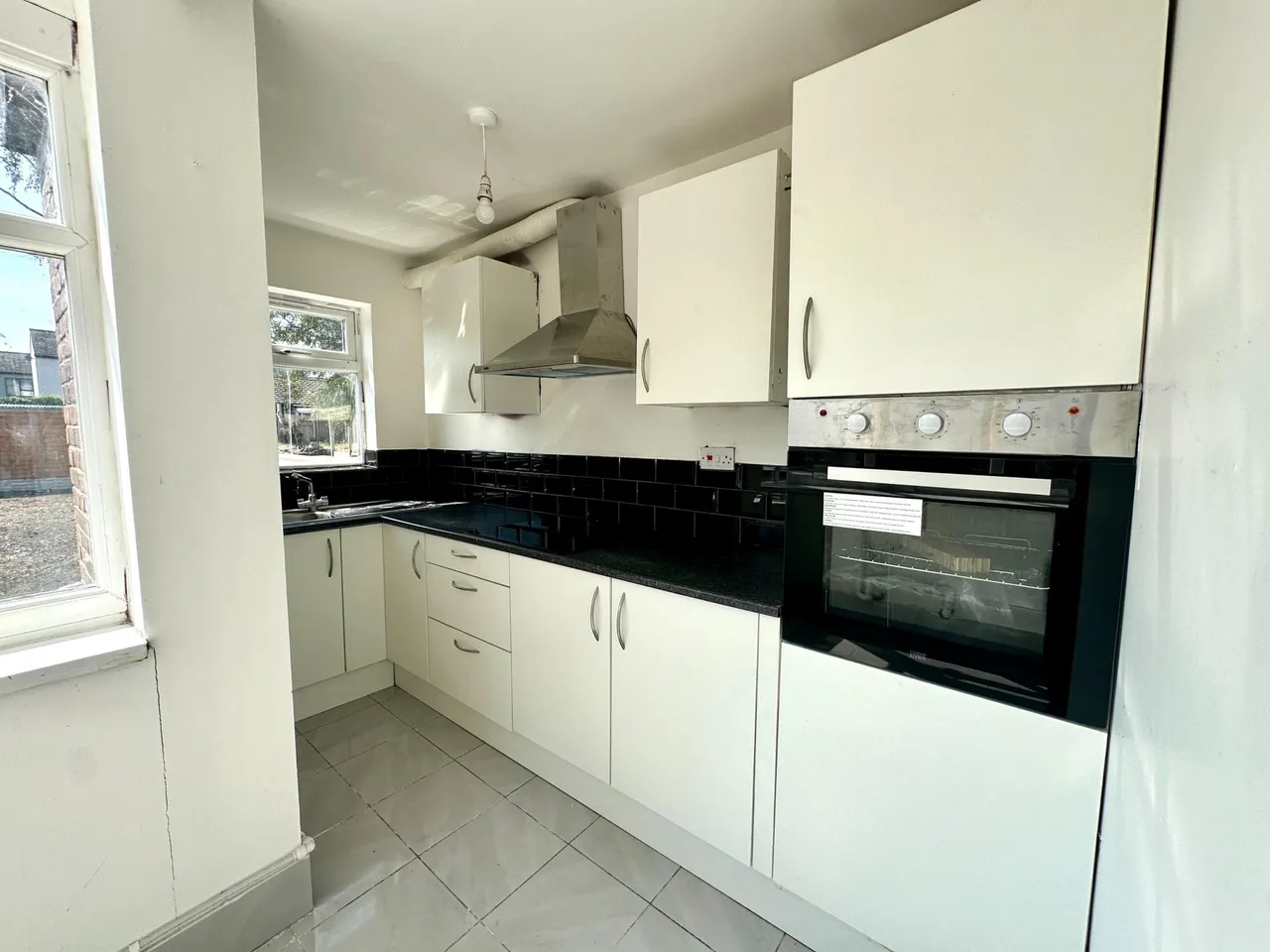 Barracks Lane, Walsall, WS3, photo 4