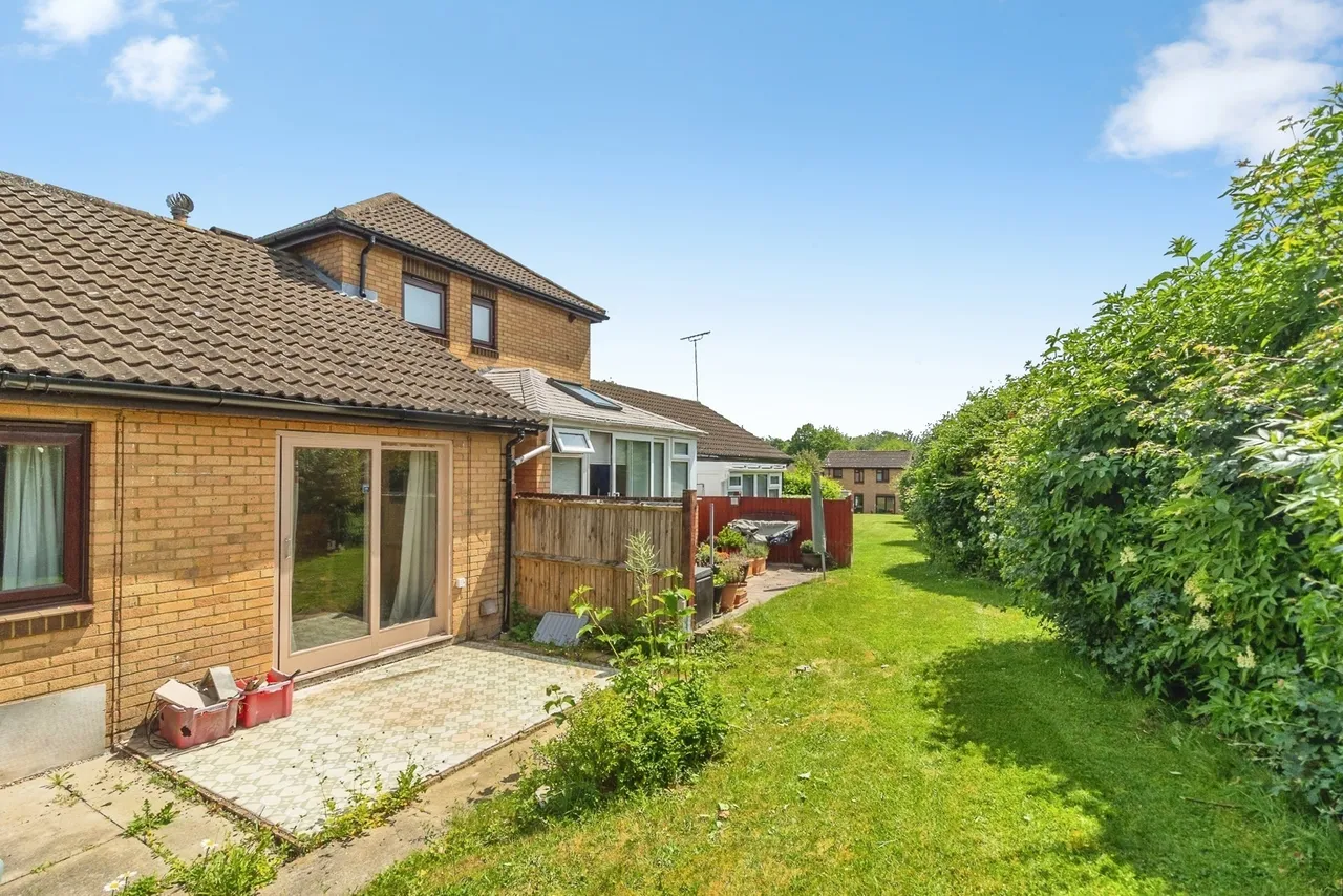 Bryony Place, Conniburrow, Milton Keynes, Buckinghamshire, MK14, photo 4
