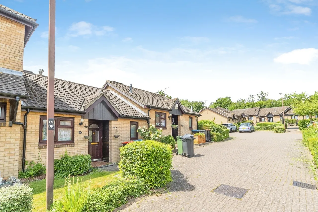 Bryony Place, Conniburrow, Milton Keynes, Buckinghamshire, MK14, photo 14