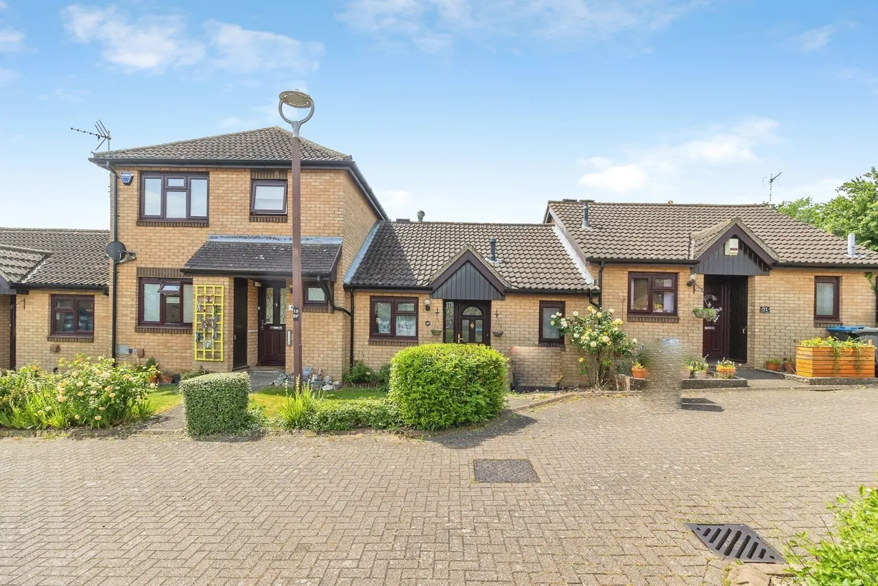 Bryony Place, Conniburrow, Milton Keynes, Buckinghamshire, MK14, photo 5
