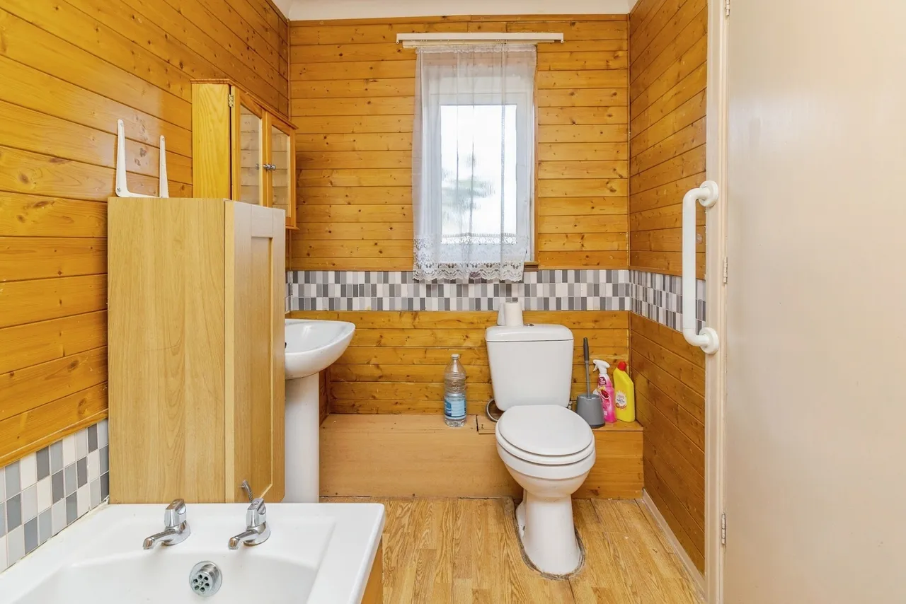 Bryony Place, Conniburrow, Milton Keynes, Buckinghamshire, MK14, photo 11