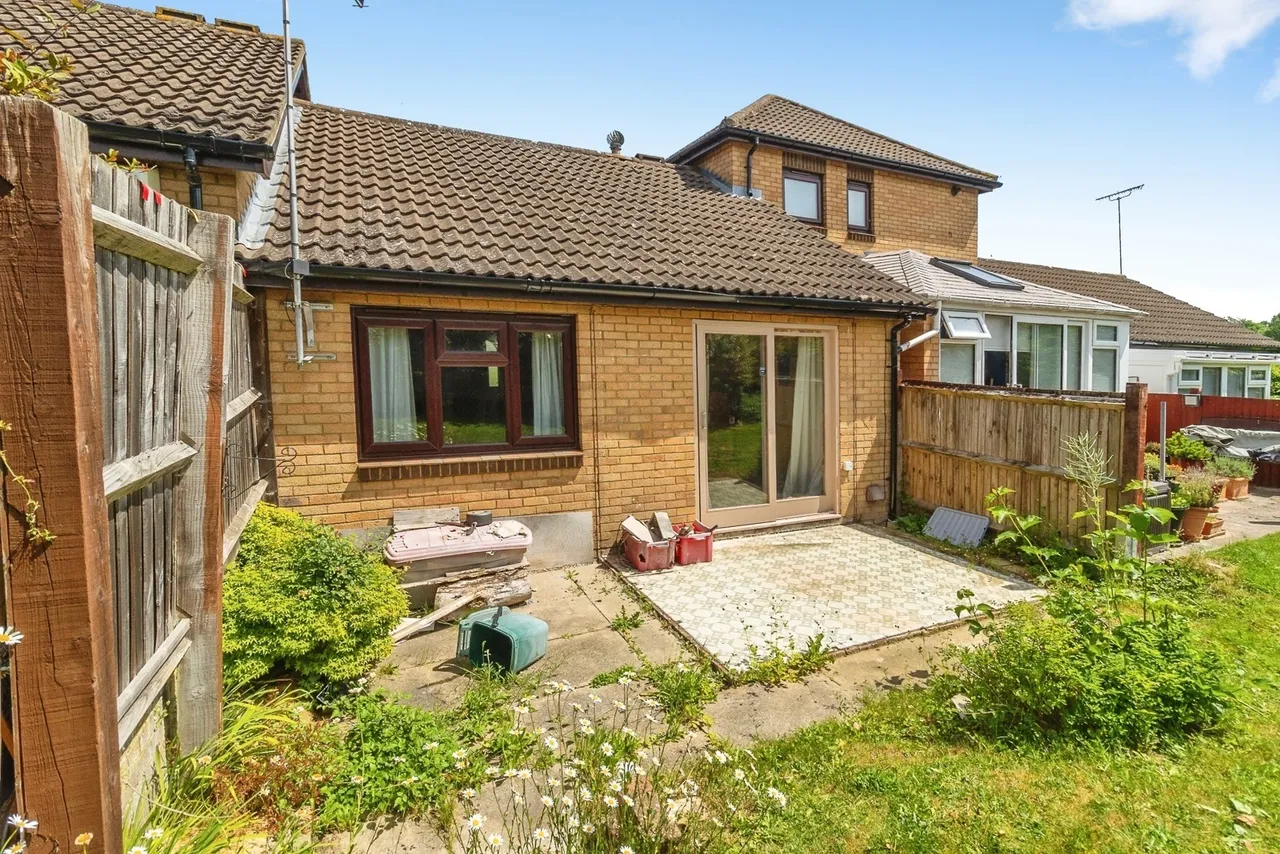 Bryony Place, Conniburrow, Milton Keynes, Buckinghamshire, MK14, photo 3