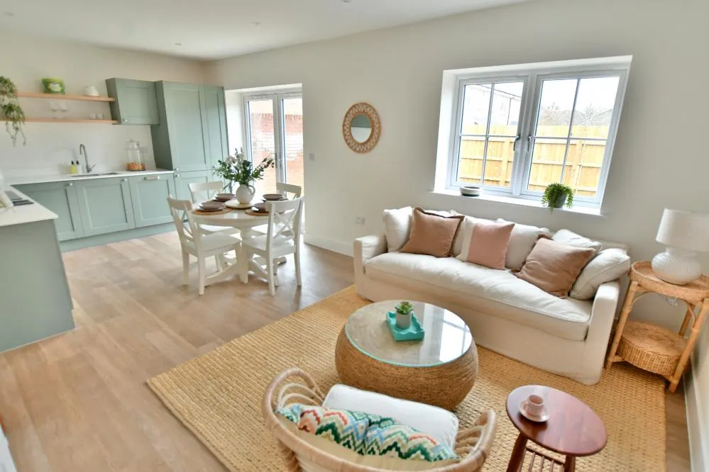 Churchill Gardens, Sturminster Marshall, BH21, photo 4