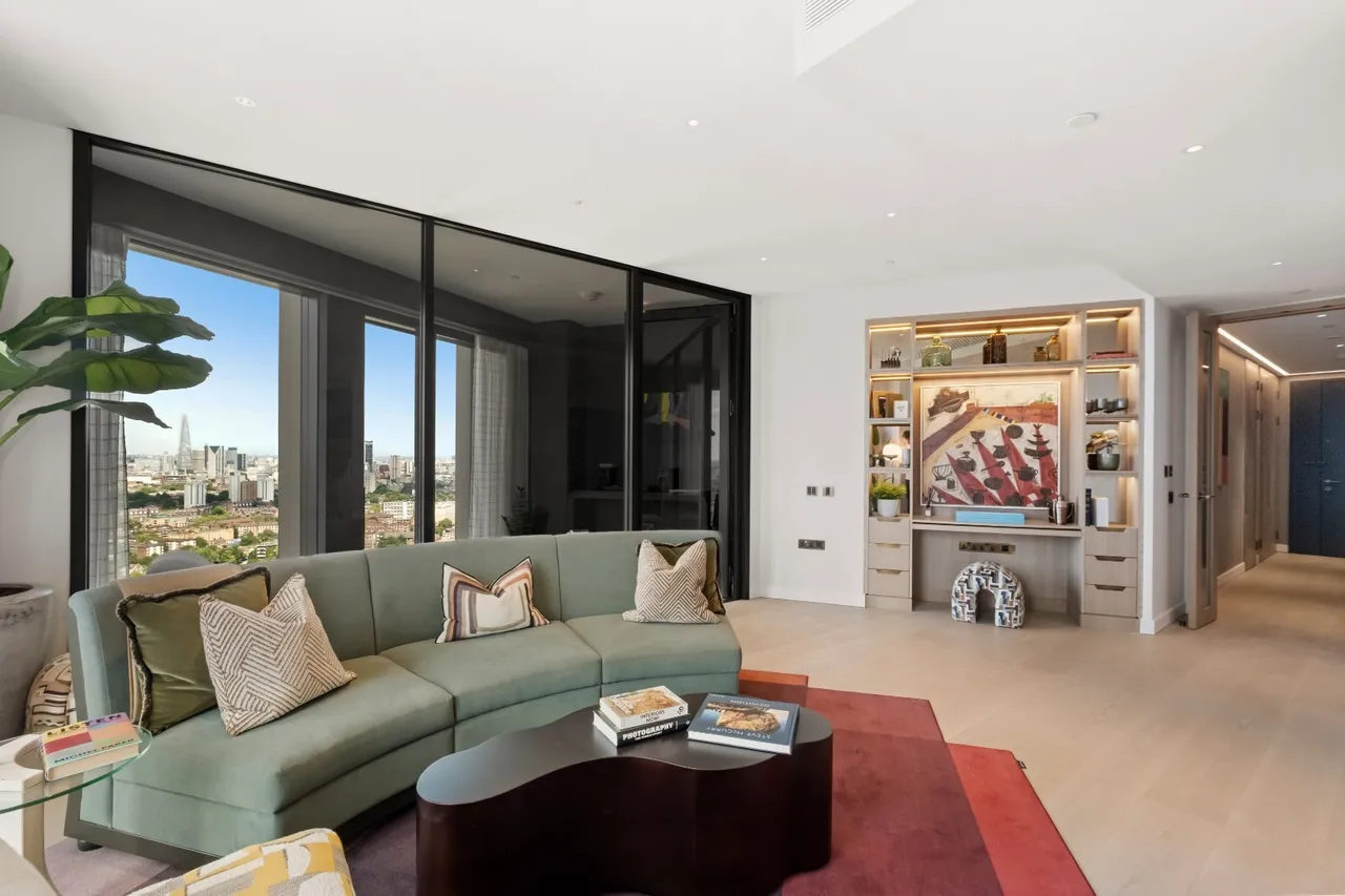 Nine Elms Lane, London, SW8, photo 8