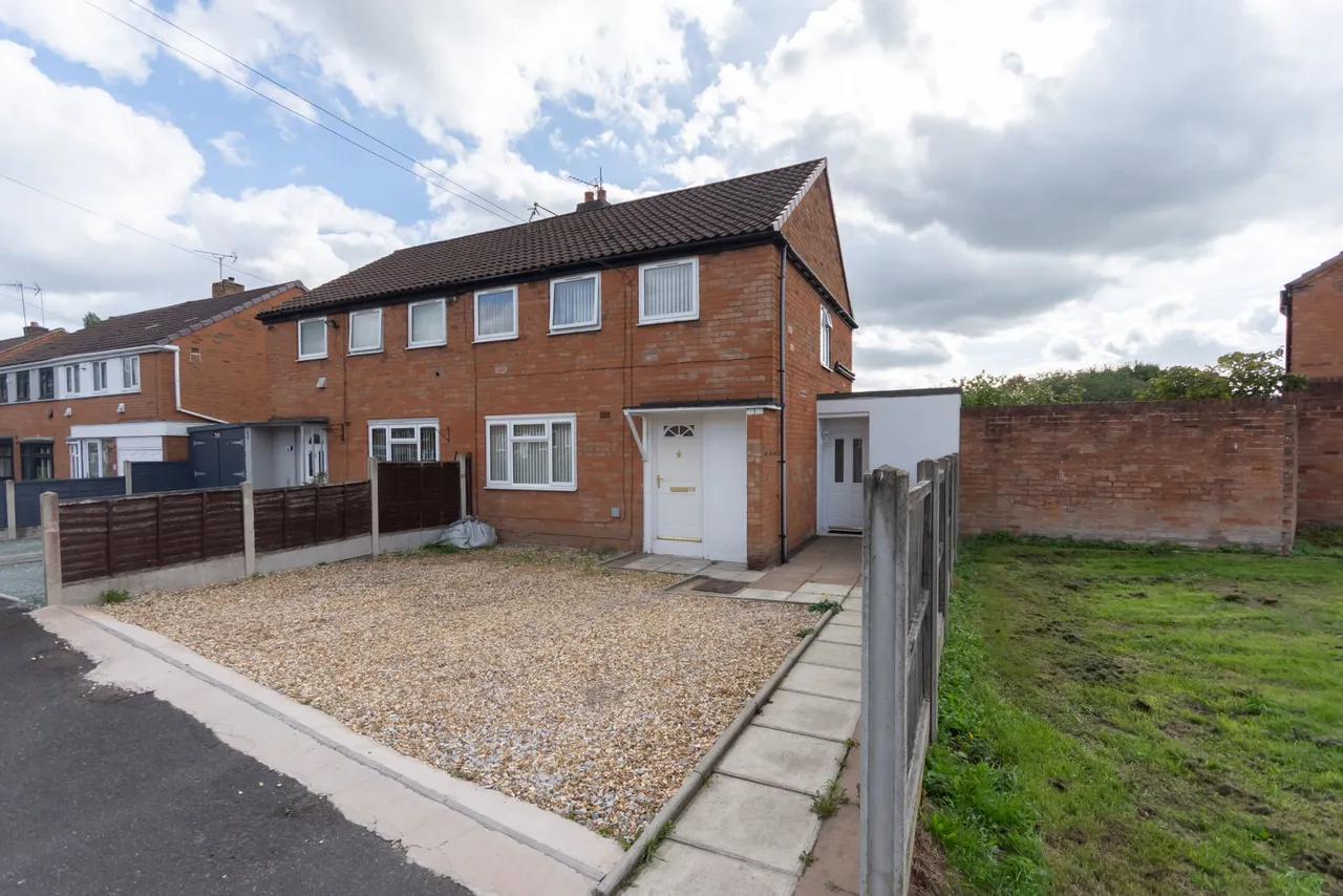 3 bed house for sale, Lydate Road, Halesowen, B62