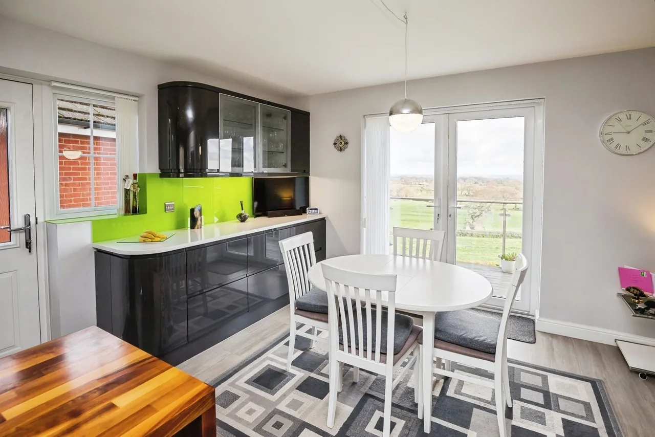 Llys Y Graig, Bryn-y-Baal, CH7, photo 8