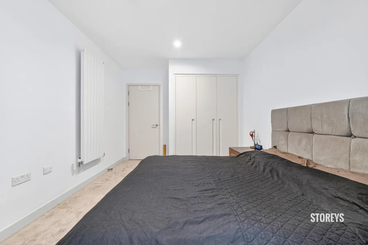 Royal Crest Avenue, Silvertown, E16, photo 12
