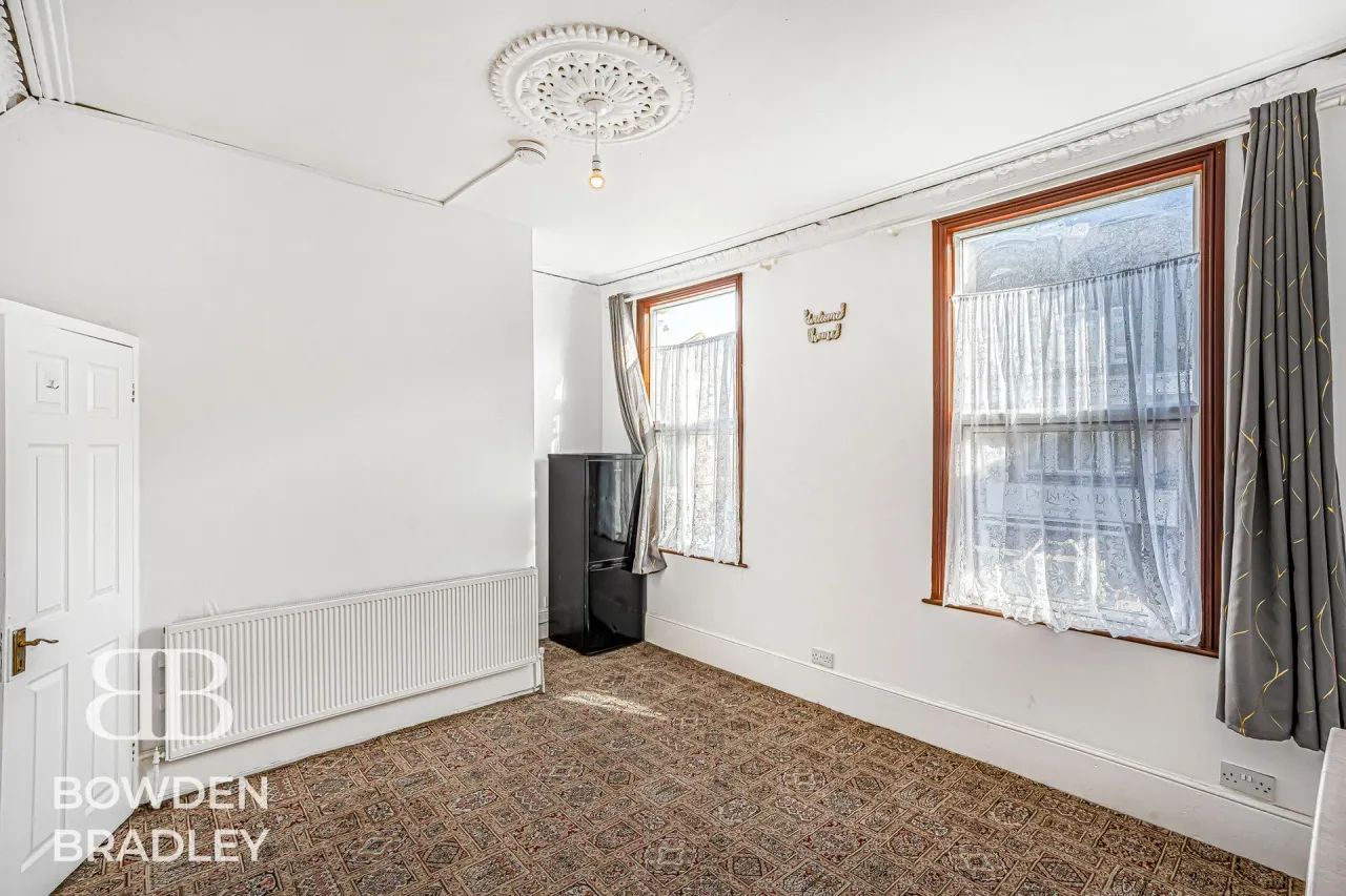 High Road, Leytonstone, E11, photo 19