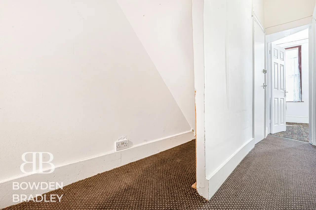 High Road, Leytonstone, E11, photo 21