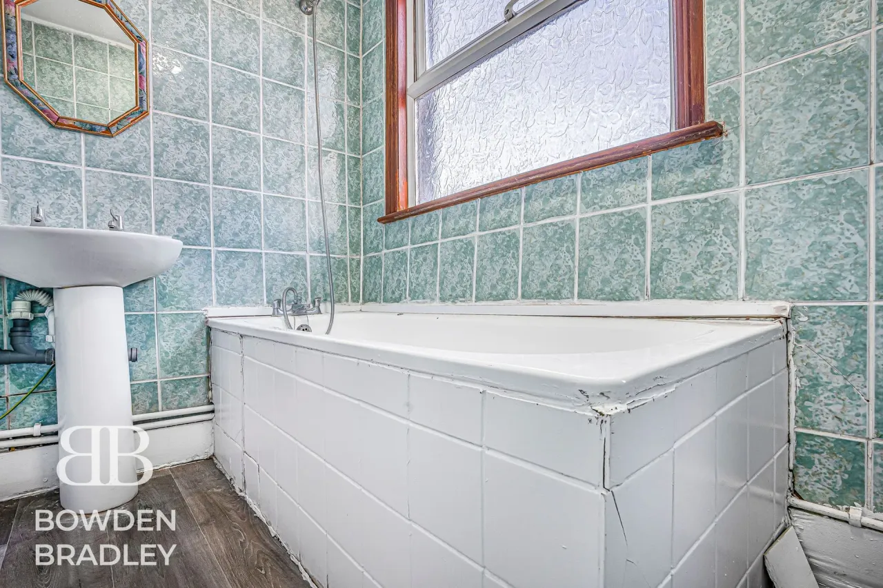 High Road, Leytonstone, E11, photo 23