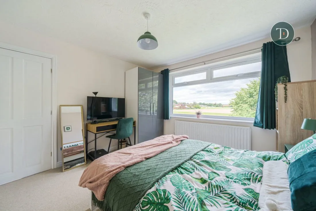 Sycamore Drive, Whitby, CH66 2PN, photo 17