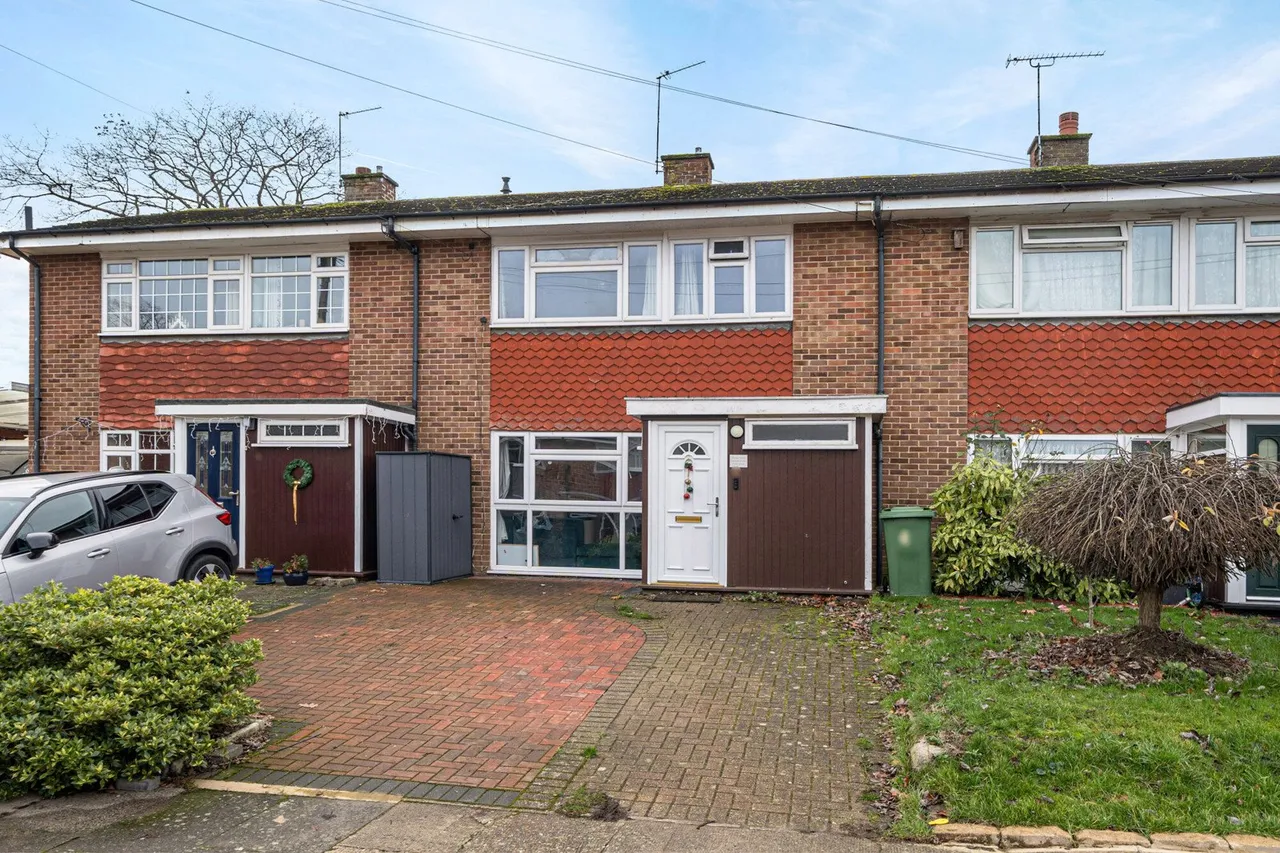3 bed house for sale — St. Giles Close, BR6