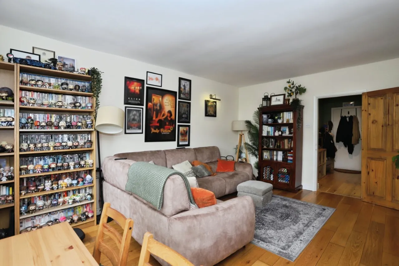 Pittville Circus, Cheltenham, GL52, photo 2