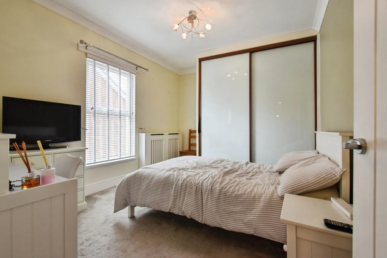 Tycroes Road, Tycroes, SA18, photo 12